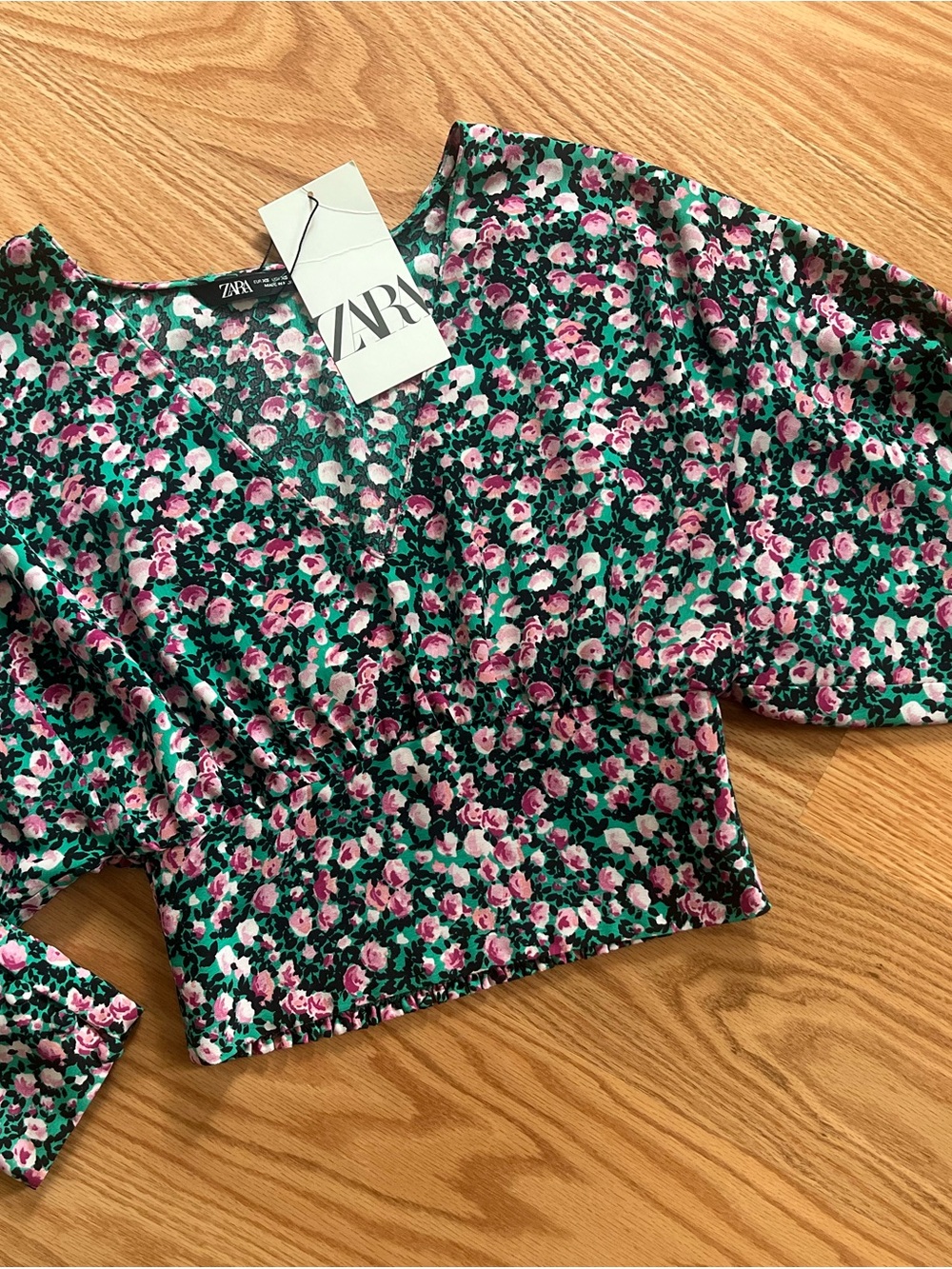 ZARA Pink and Green Floral V-Neck Cropped Blouse